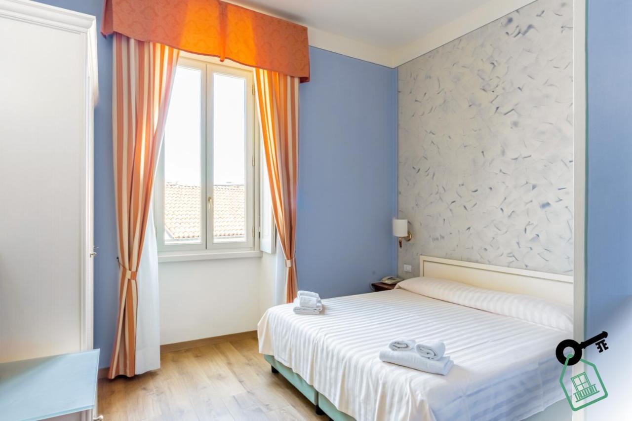 Hotel Rooms Lago Maggiore Verbania Exteriör bild